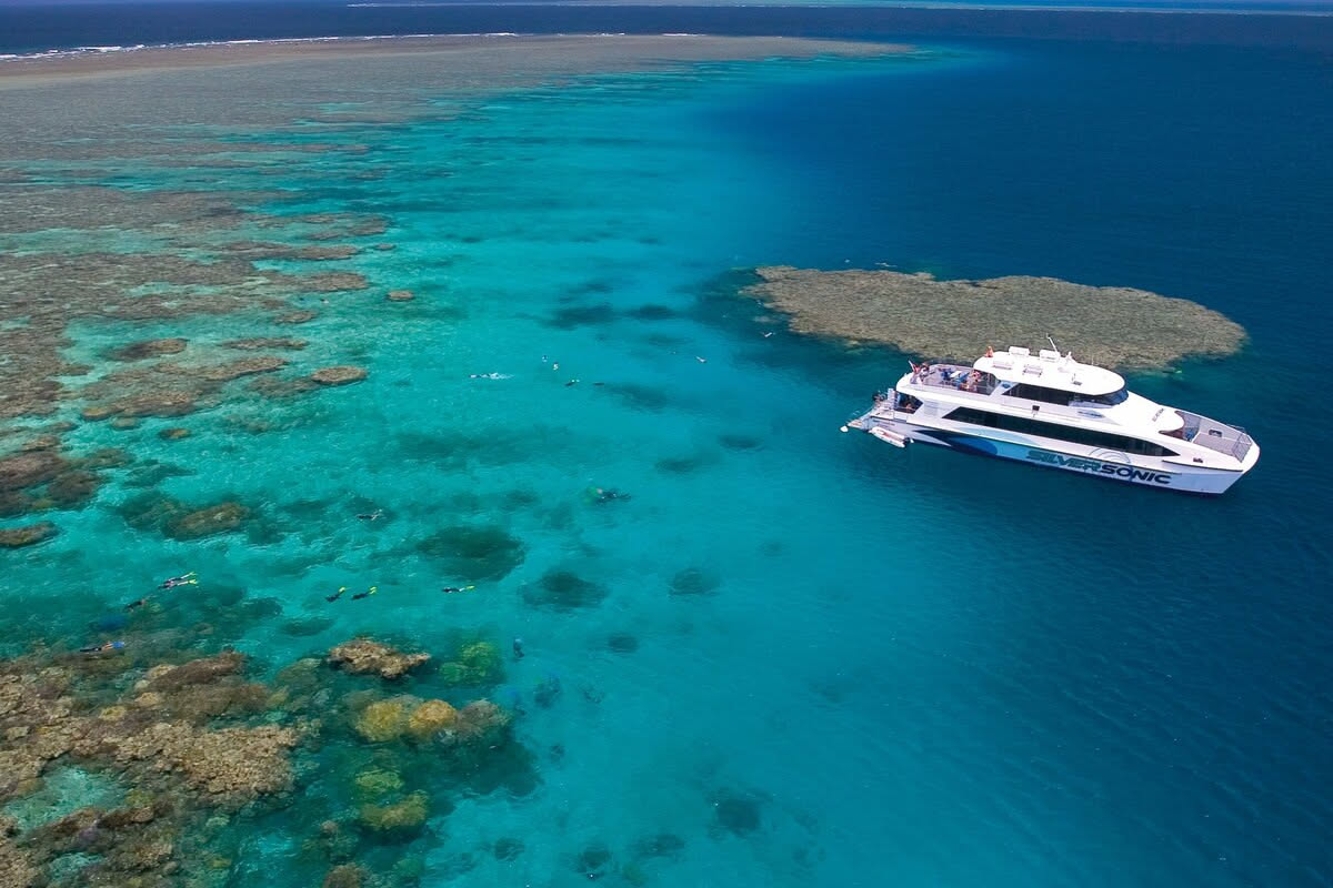 Silversonic Great Barrier Reef Tour from Port Douglas